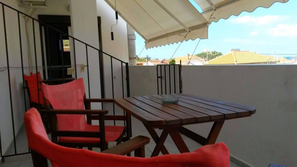 Kostas Studios Apartments - Ενοικιαζόμενα Δωμάτια Με Κουζινάκι Мирина Экстерьер фото